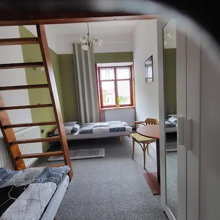 Apartman Julie Hermanuv Mestec, Chrudim Exterior photo